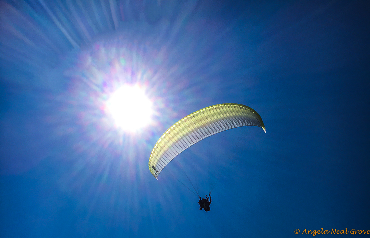 Sun Valley Total Eclipse, hang gliders launched as the eclipse was waning sailing close to the sun