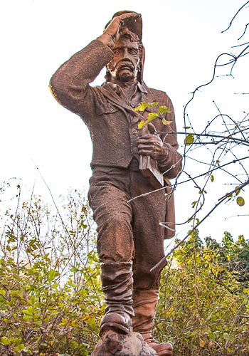 Victoria Falls Smoke That Roars; Bronze Statue of David Livingstone on the s side of the falls