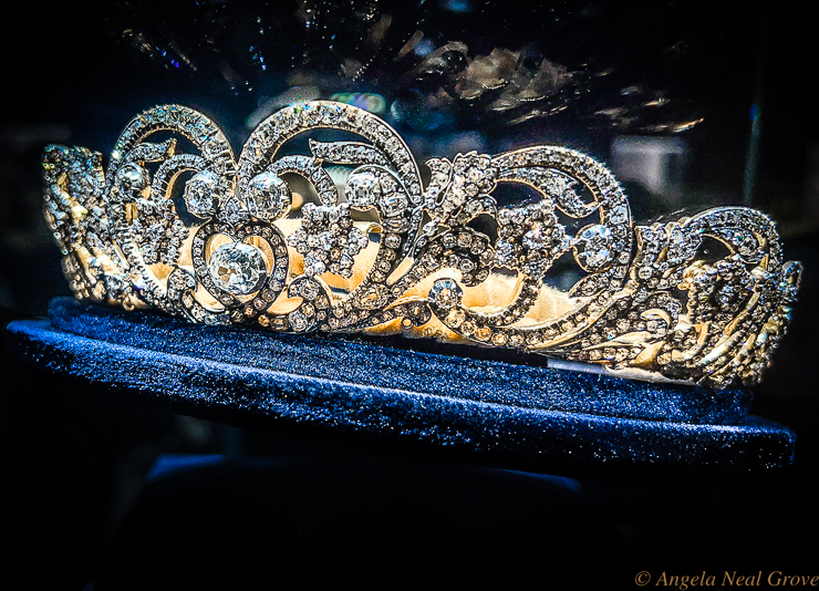 Glittering Summer Season,London. The Spencer tiara, worn by Lady Diana Spencer at her wedding to Prince Charles, on view at Sotheby's, Bond Street. It was created in the 1930's by London jeweler, Garrards from jewels in the Spencer family collection. It was a favorite of Princess Diana as she found it lighter than other royal tiaras. Those, she said, were often heavy and gave her a headache. PHOTO: //ANGROVE